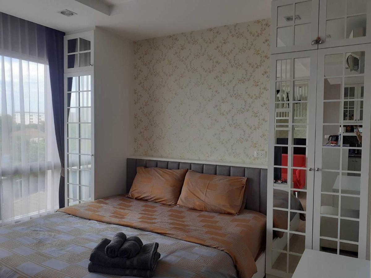 Cozy Near Beach 200M With Toproof Pool At Patio Bangsaen Exterior photo
